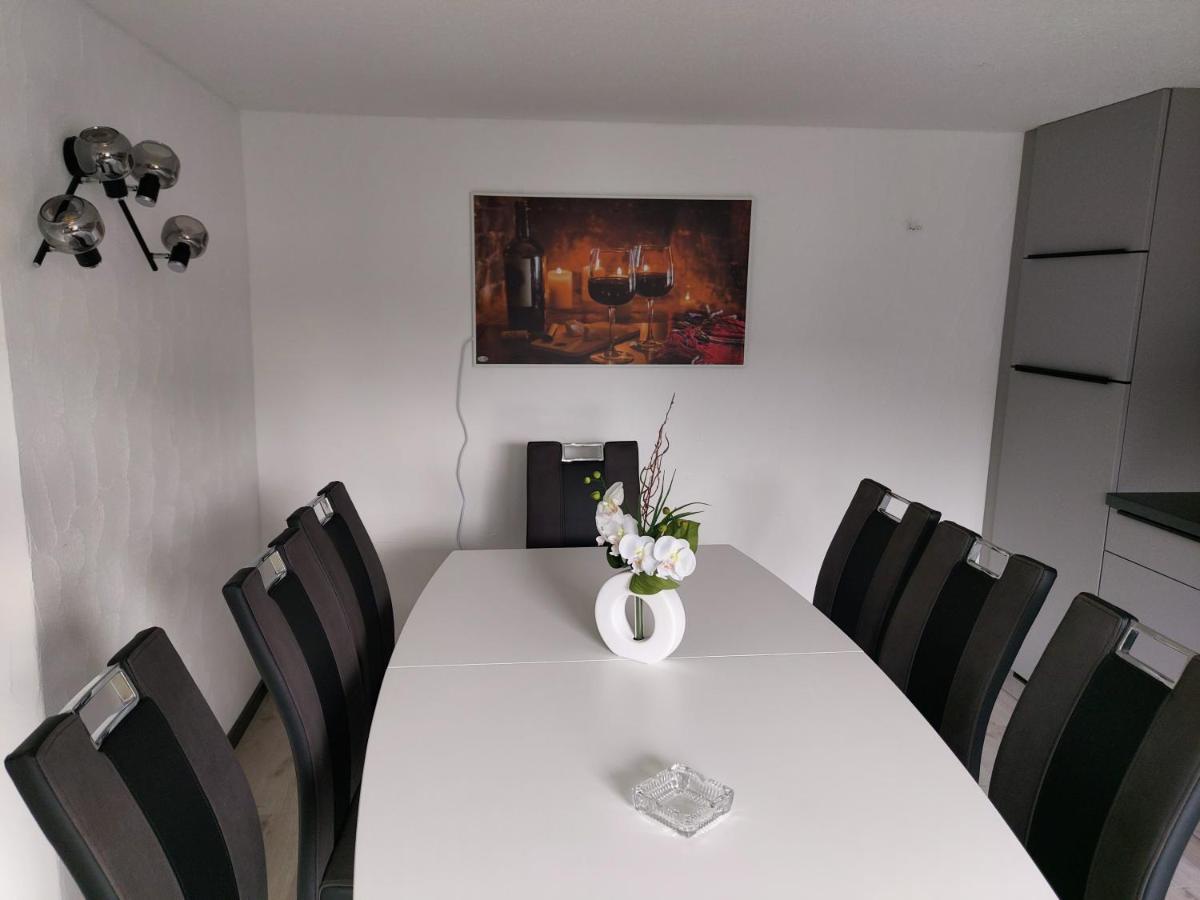 Familyhome Lopora Medebach Bagian luar foto