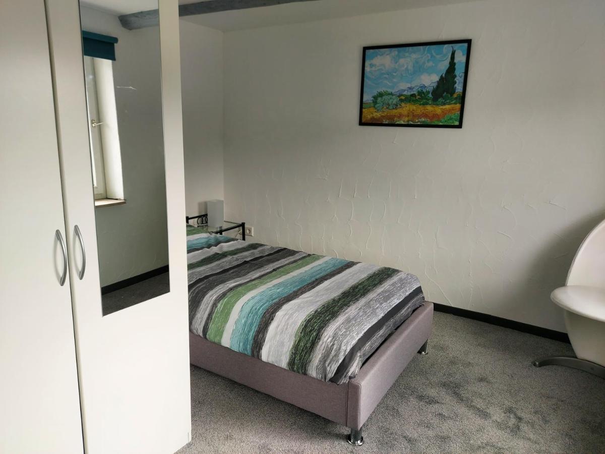 Familyhome Lopora Medebach Bagian luar foto