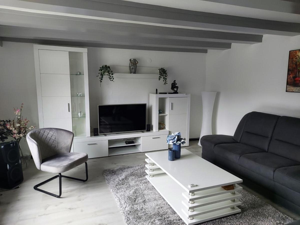 Familyhome Lopora Medebach Bagian luar foto